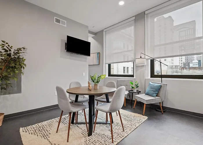 Frontdesk 209 9th St Apts Cultural Dist Apartment